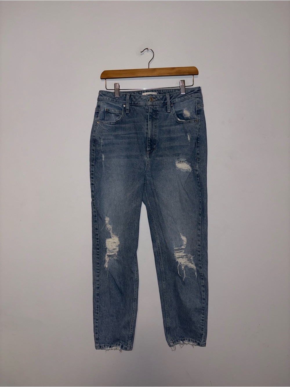 Guess • Distressed Mom Jeans
